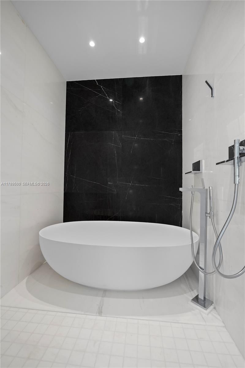 300 Biscayne Blvd Way, Unit 1102, Miami, FL 33131 Photo