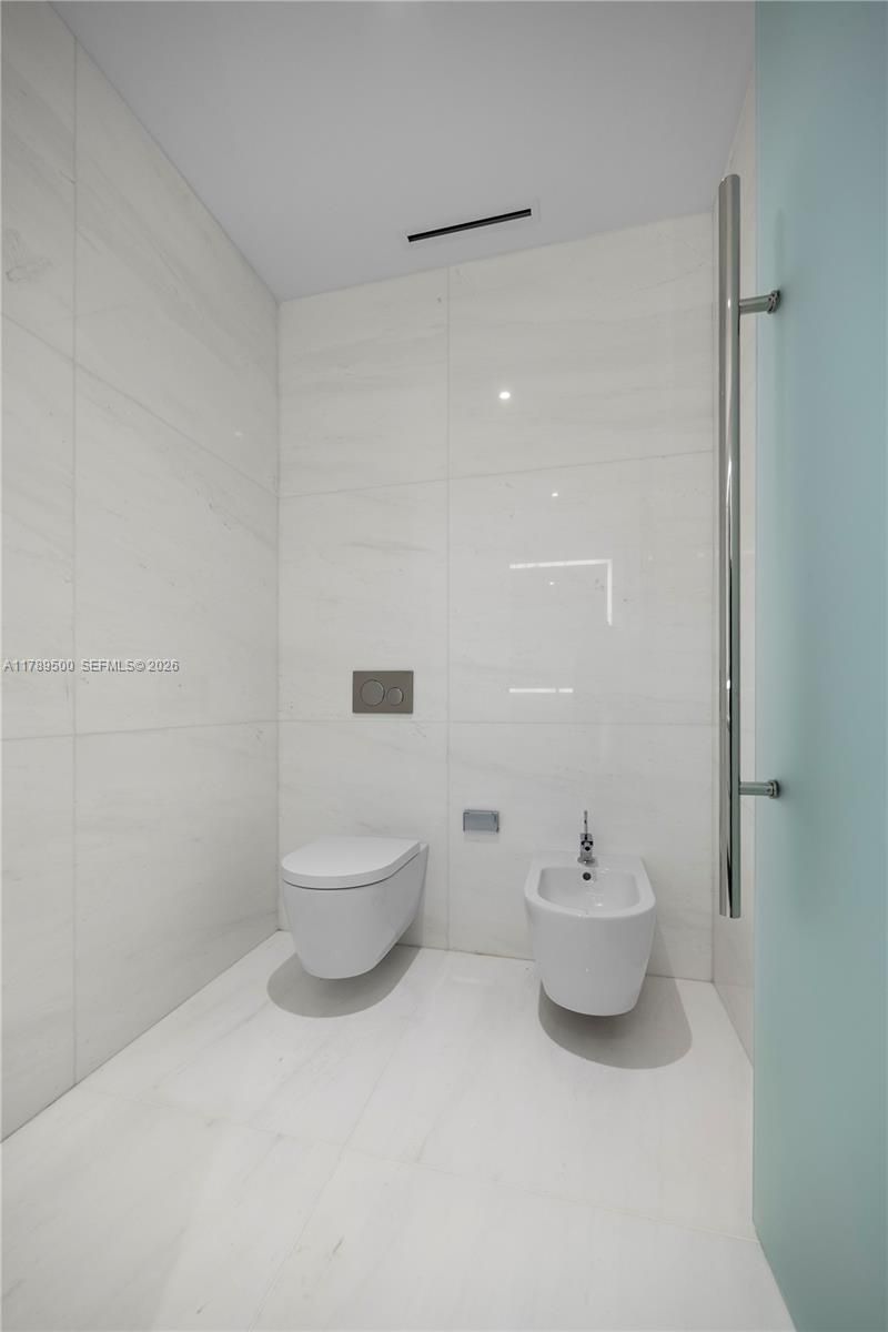 300 Biscayne Blvd Way, Unit 1102, Miami, FL 33131 Photo