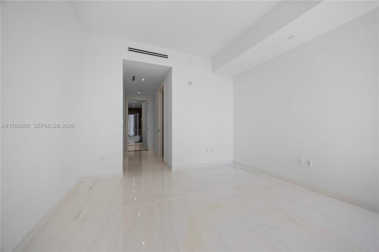 300 Biscayne Blvd Way, Unit 1102, Miami, FL 33131 Photo