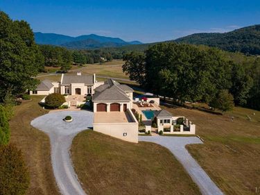 1209 Sycamore Creek Drive, Goode, VA 24556