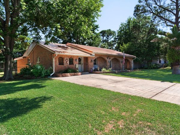 218 SW Coral Drive, Fort Walton Beach, FL 32548