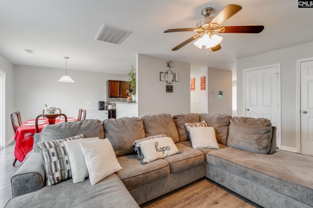 216 Bantam Place Photo 12