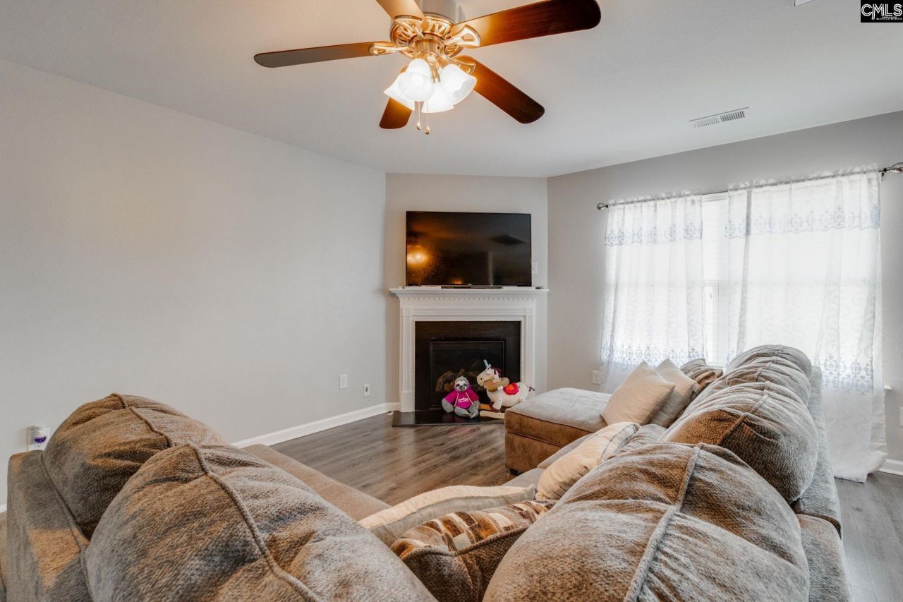 216 Bantam Place Photo 9