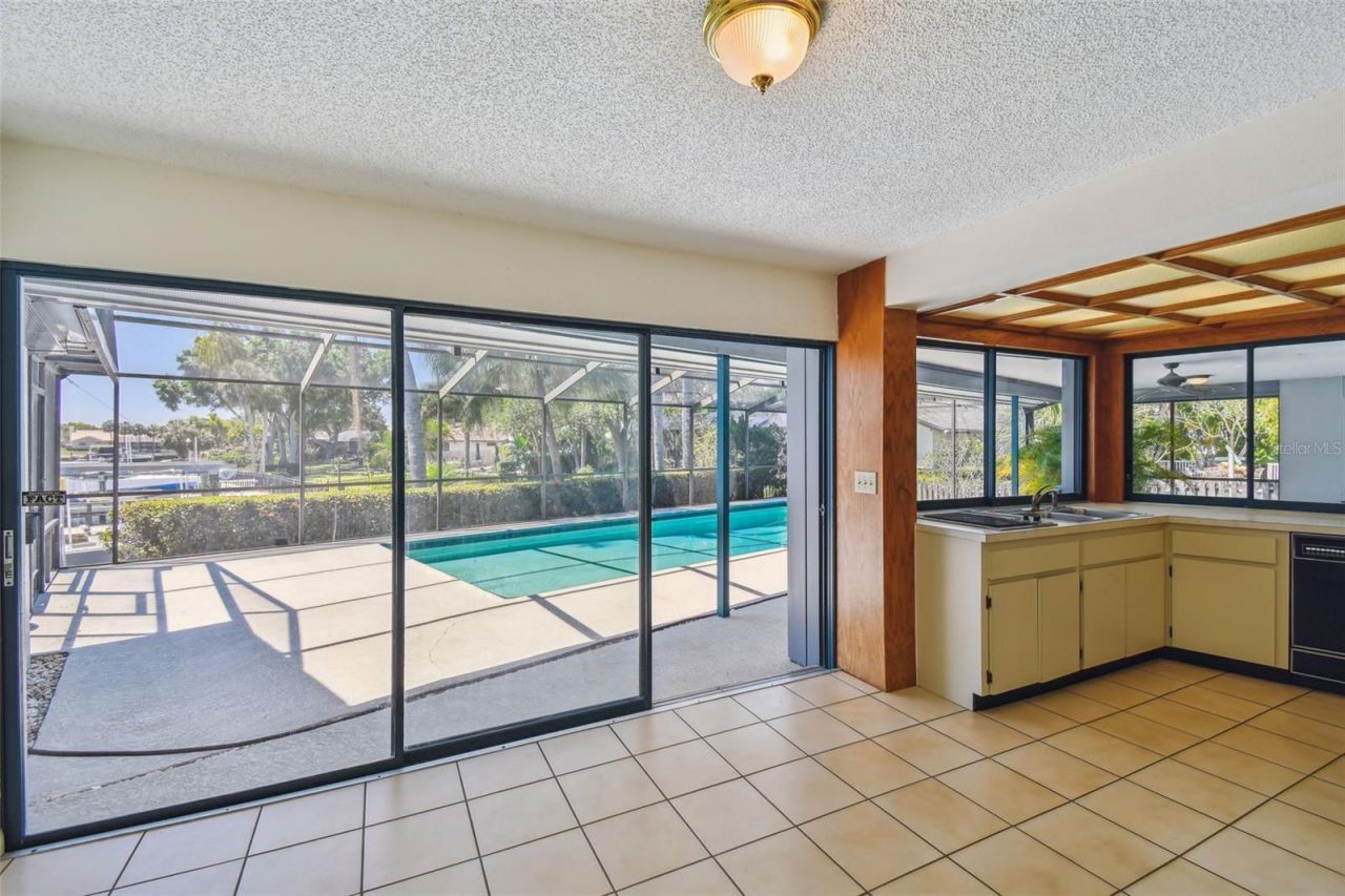 4226 Saltwater Boulevard, Tampa, FL 33615 Photo