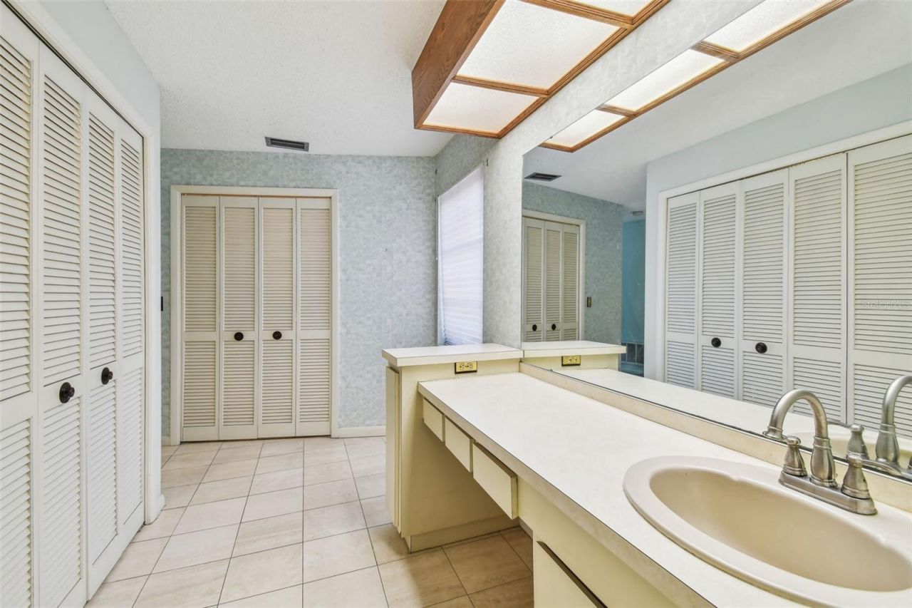 4226 Saltwater Boulevard, Tampa, FL 33615 Photo