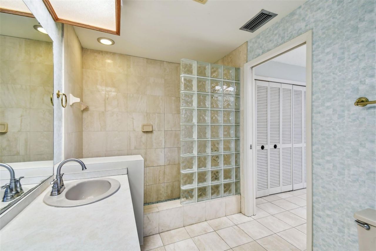 4226 Saltwater Boulevard, Tampa, FL 33615 Photo