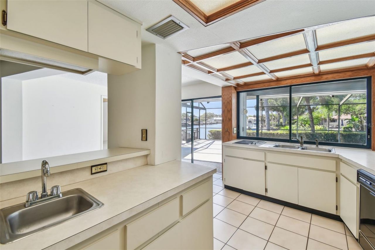 4226 Saltwater Boulevard, Tampa, FL 33615 Photo