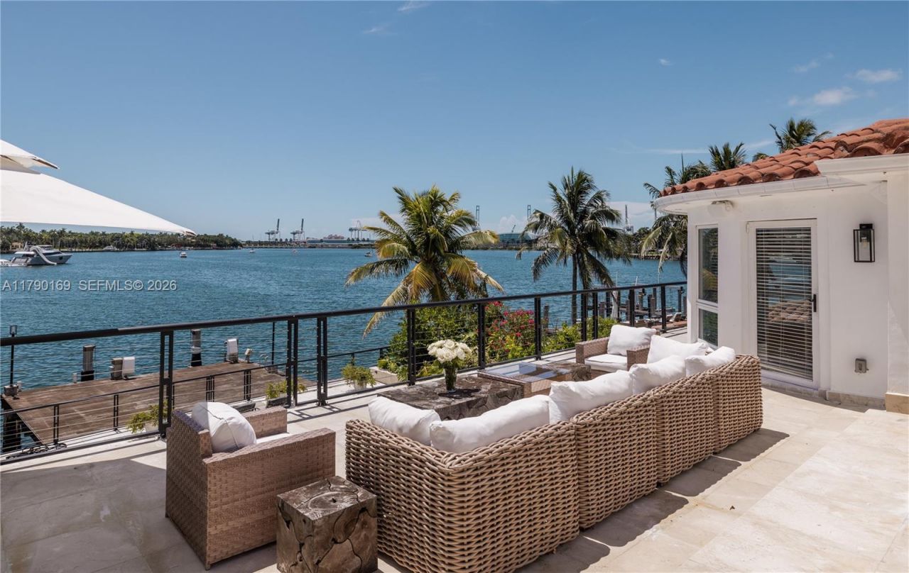 2 S Hibiscus Dr, Miami Beach, FL 33139 Photo