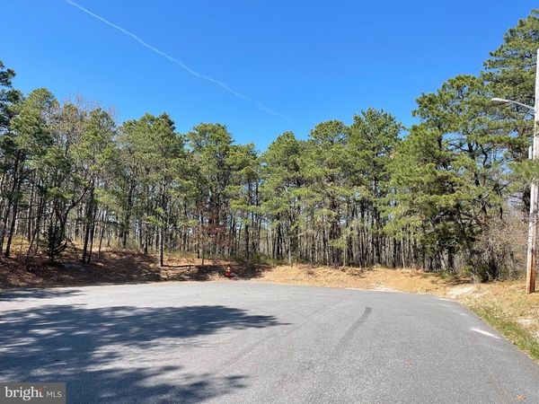 121 TRIM LANE, BARNEGAT, NJ 08005