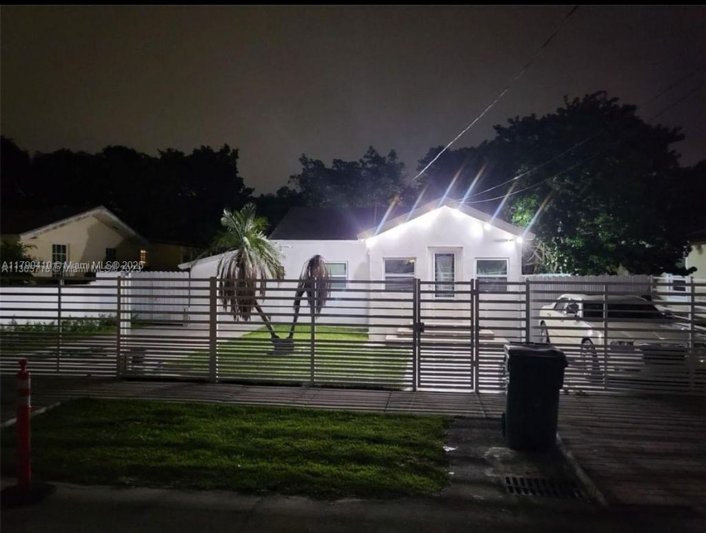 1945 NW 51 St Ter, Miami, FL 33142 Photo