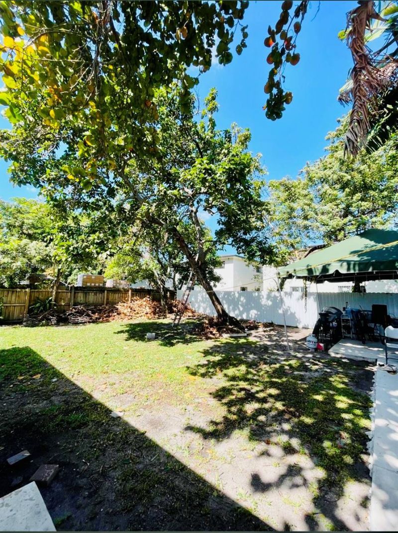 1945 NW 51 St Ter, Miami, FL 33142 Photo