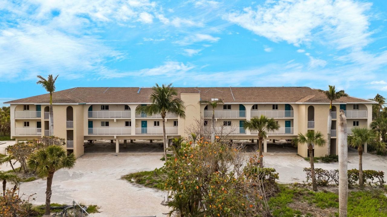 527 E Gulf Dr, Unit 203, Sanibel, FL 33957 Photo