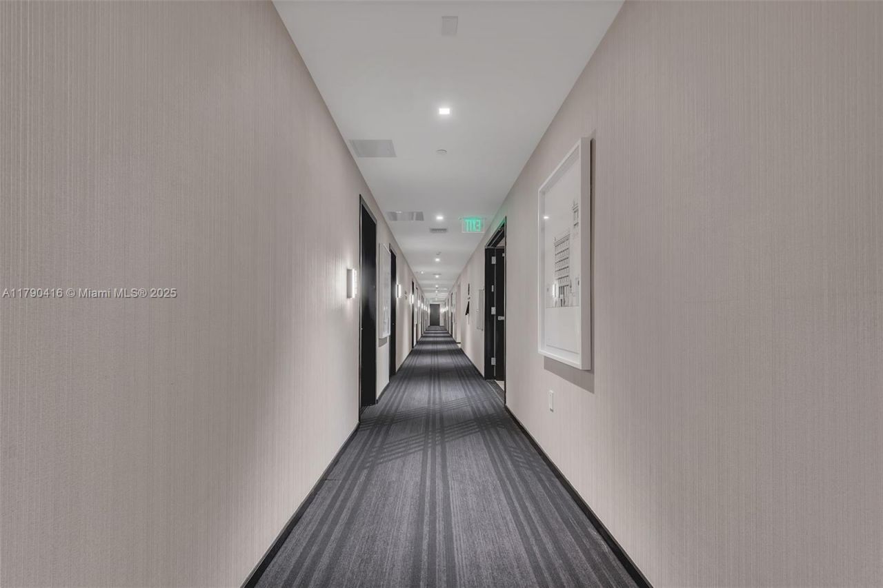 398 NE 5th St, Unit 3901, Miami, FL 33132 Photo