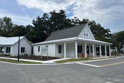 401 Oak Hammock Court photo 4