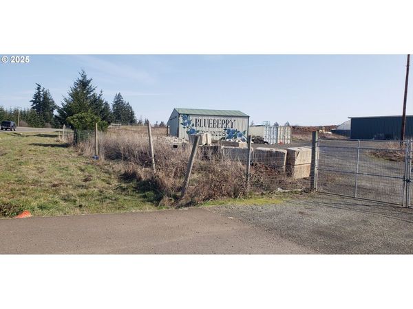 24450 S HIGHWAY 213, Mulino, OR 97042