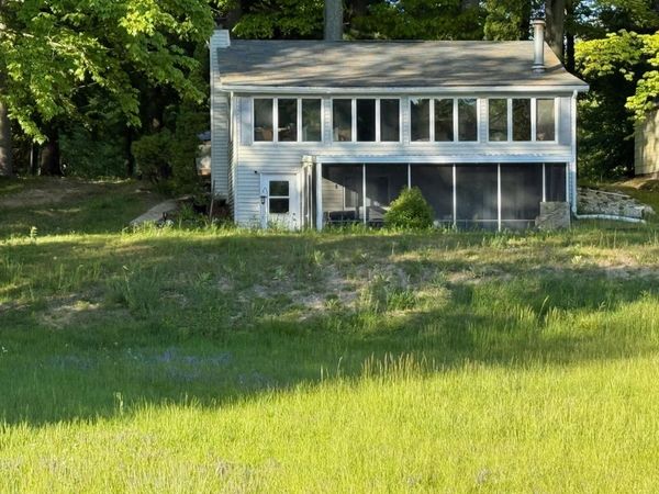 4605 Hunters Trail, Six Lakes, MI 48886