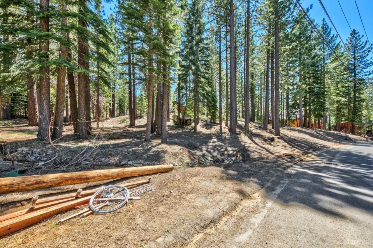 1444 Apache Avenue, South Lake Tahoe, CA 96150 Photo
