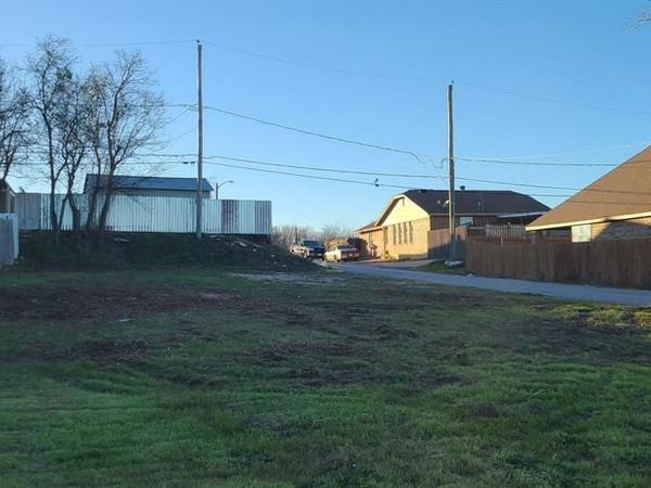 2913 Pearl Avenue, Fort Worth, TX 76106