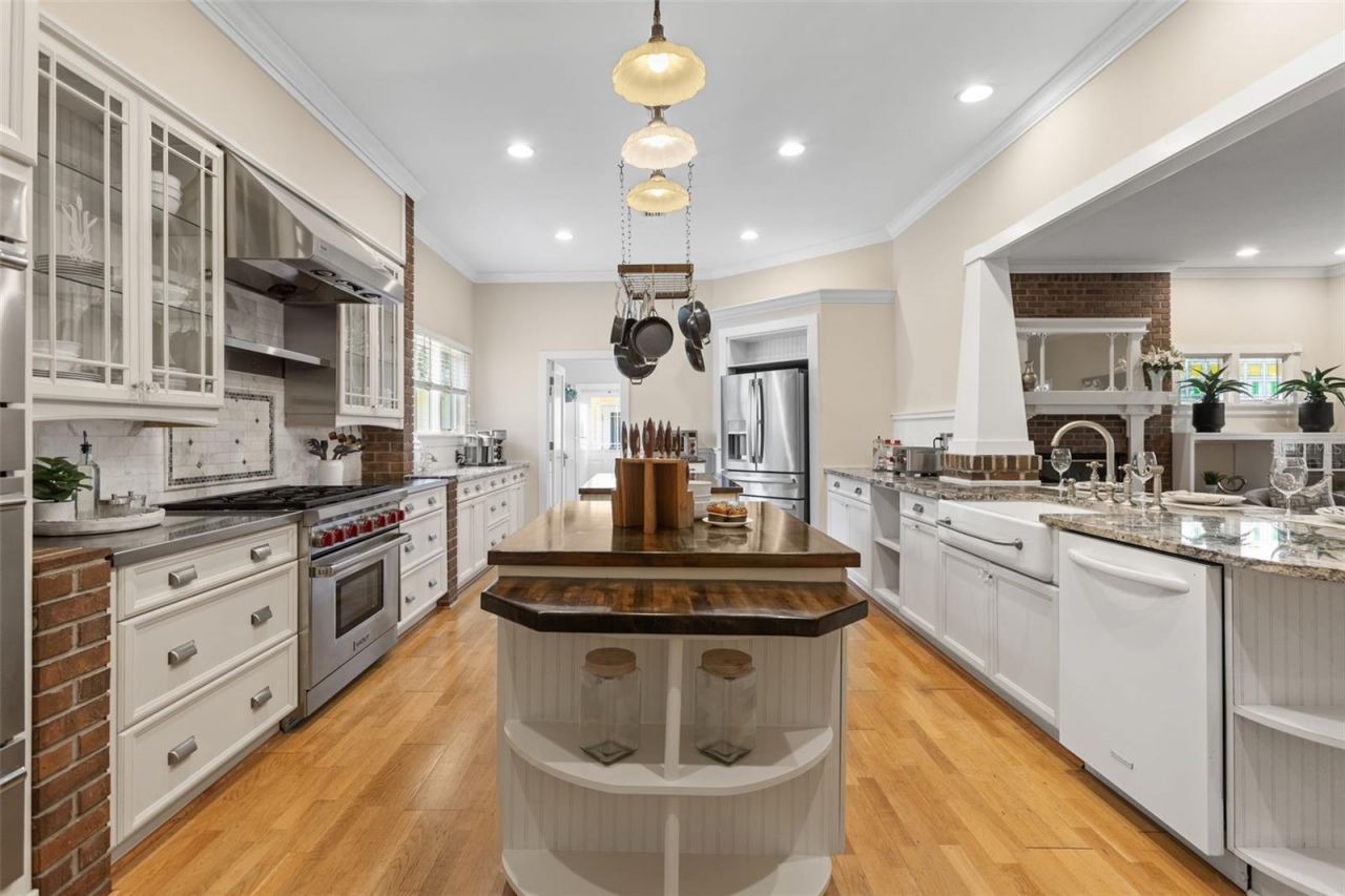 2501 Rustic Oaks Drive, Lutz, FL 33559 Photo