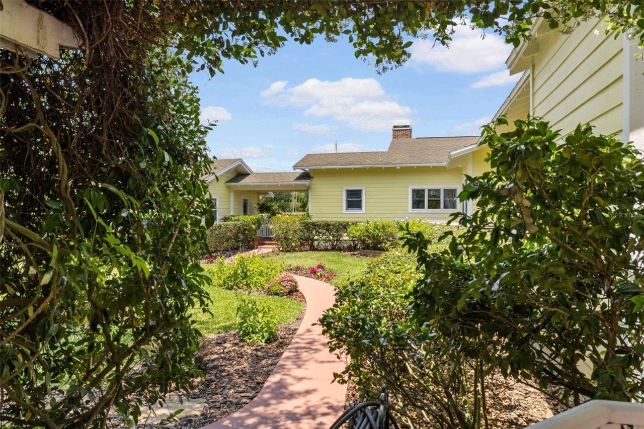 2501 Rustic Oaks Drive, Lutz, FL 33559 Photo