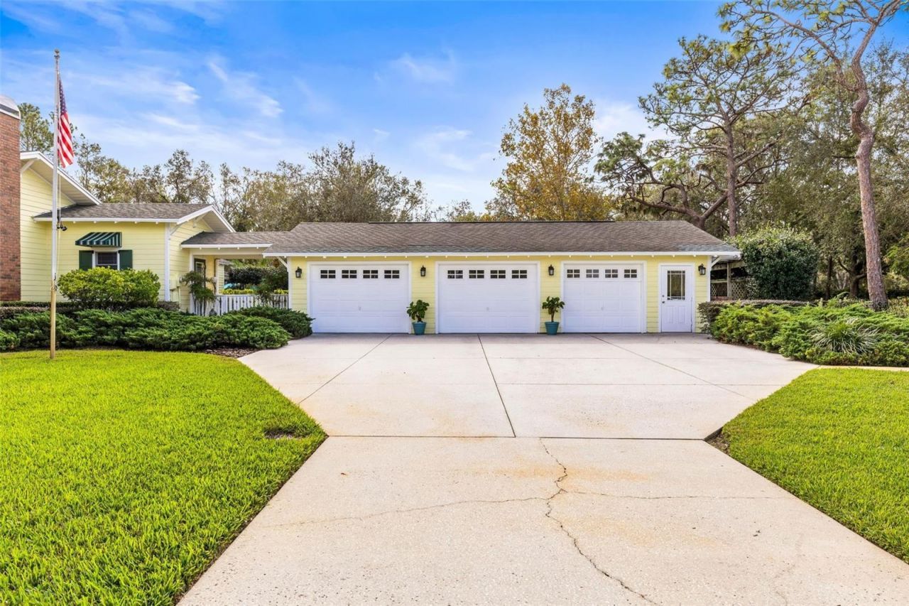 2501 Rustic Oaks Drive, Lutz, FL 33559 Photo