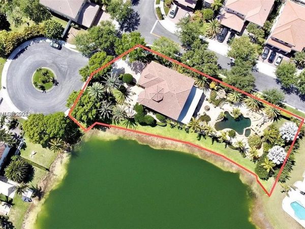 780 SW 167th Ave, Pembroke Pines, FL 33027