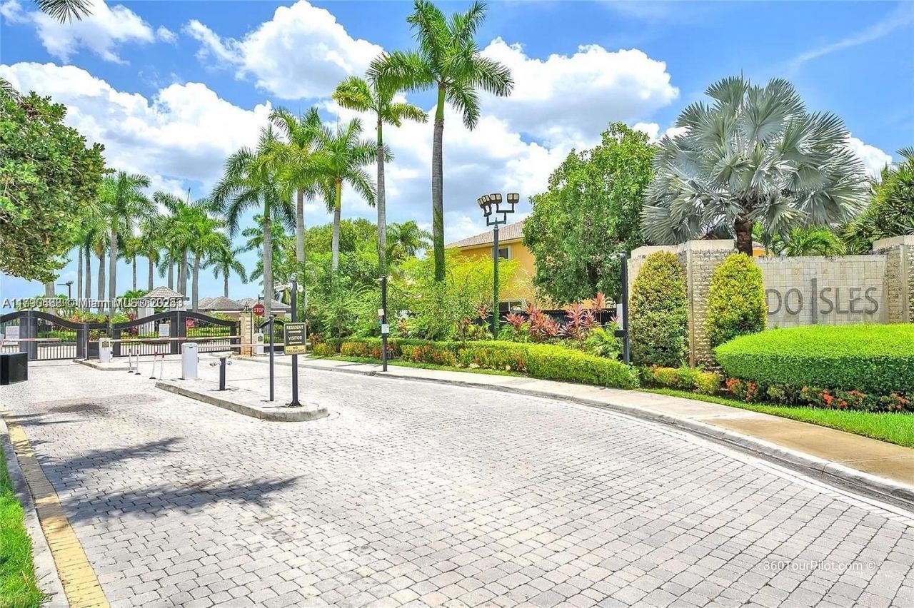 780 SW 167th Ave, Pembroke Pines, FL 33027 Photo