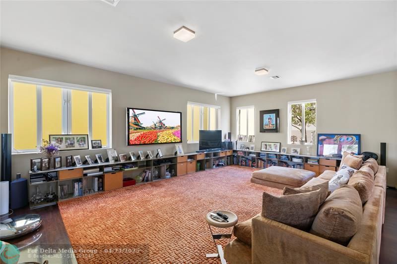 6001 Laguna Path, Miami Beach, FL 33141 Photo