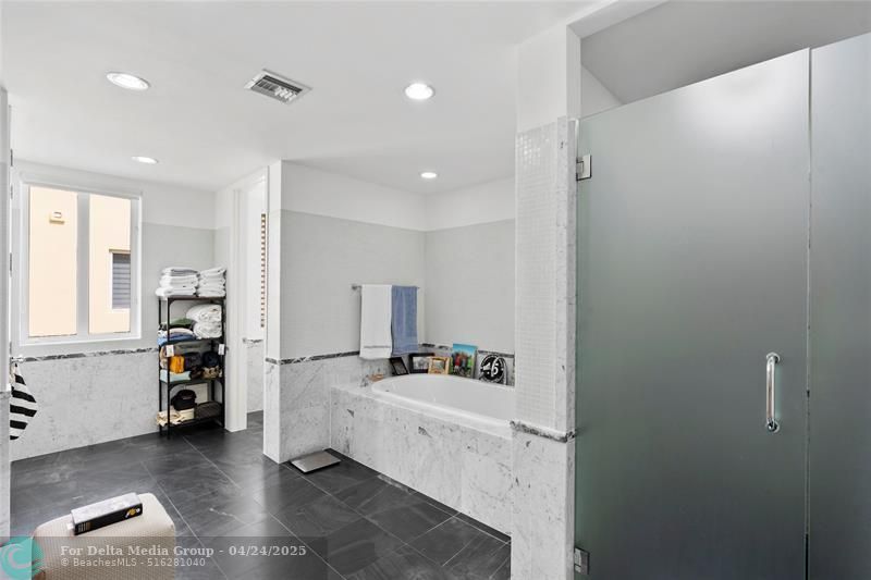 6001 Laguna Path, Miami Beach, FL 33141 Photo