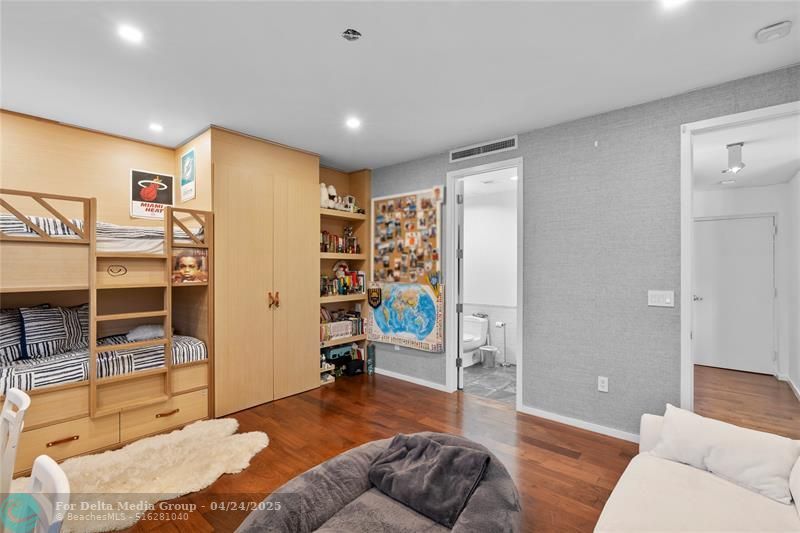 6001 Laguna Path, Miami Beach, FL 33141 Photo