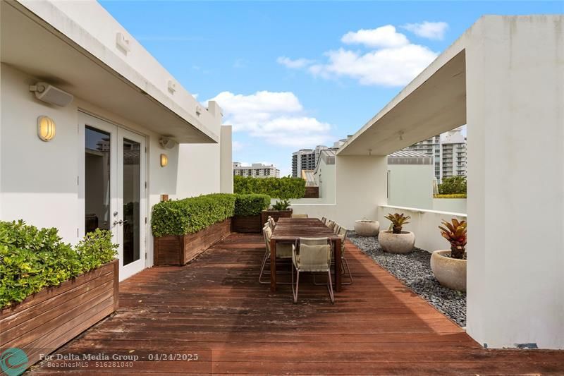 6001 Laguna Path, Miami Beach, FL 33141 Photo