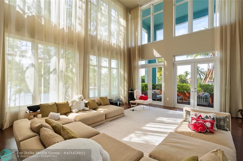 6001 Laguna Path, Miami Beach, FL 33141 Photo