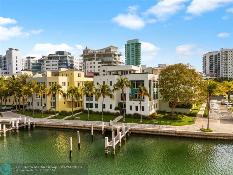 6001 Laguna Path, Miami Beach, FL 33141 Photo