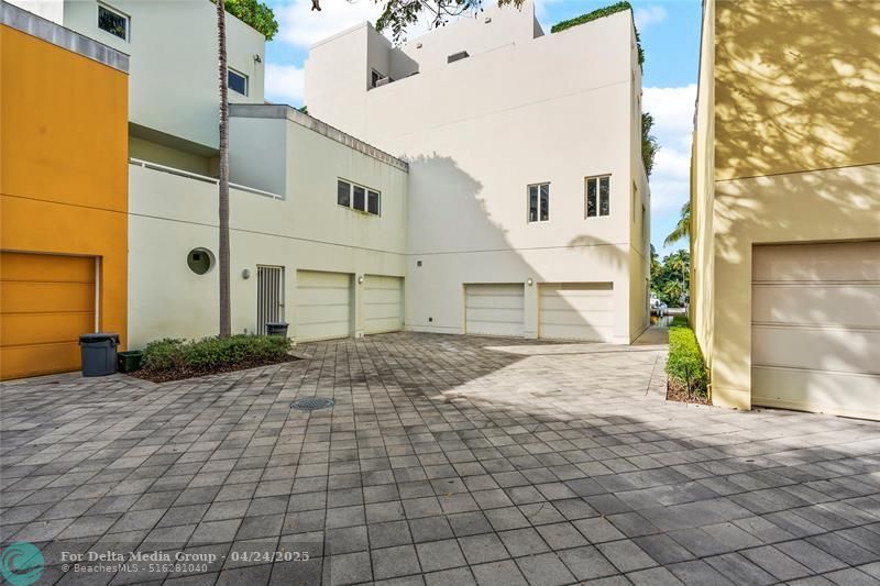 6001 Laguna Path, Miami Beach, FL 33141 Photo
