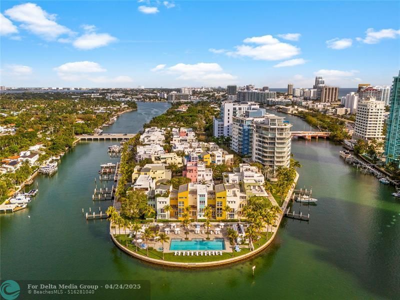 6001 Laguna Path, Miami Beach, FL 33141 Photo