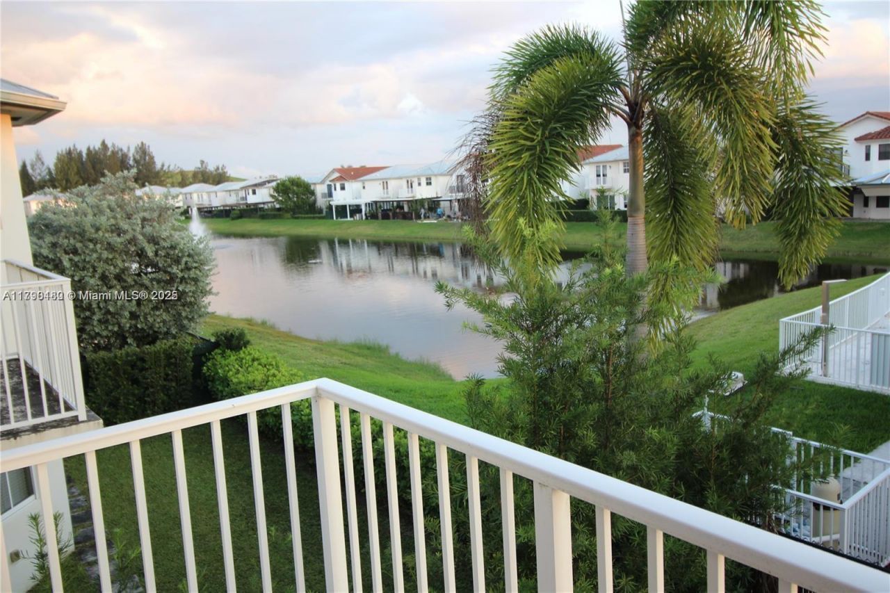 10564 NW 70th Ln, Doral, FL 33178 Photo