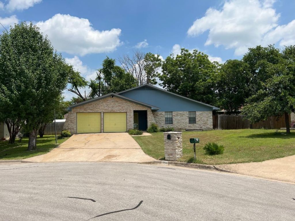 1009 Whispering Dr, Round Rock, TX 78664 Main Photo