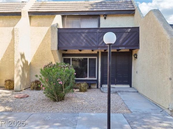 3233 Kinsale Court, Las Vegas, NV 89121