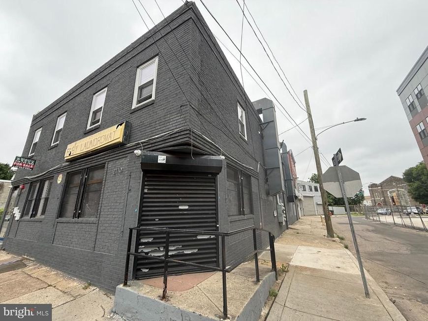 2108 10 Ridge Avenue, Philadelphia, PA 19121 Main Photo