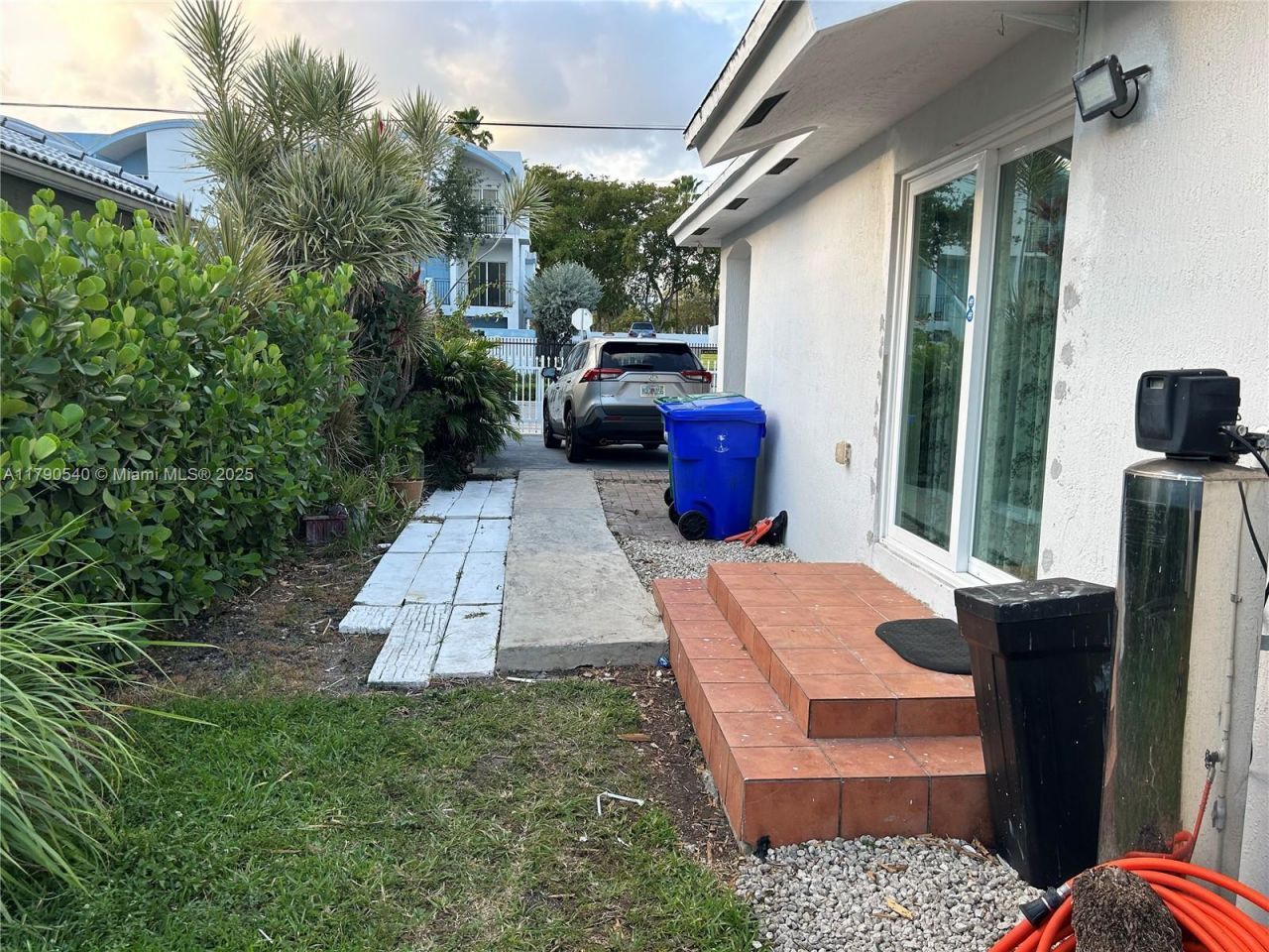 1446 NW 61st St, Miami, FL 33142 Photo