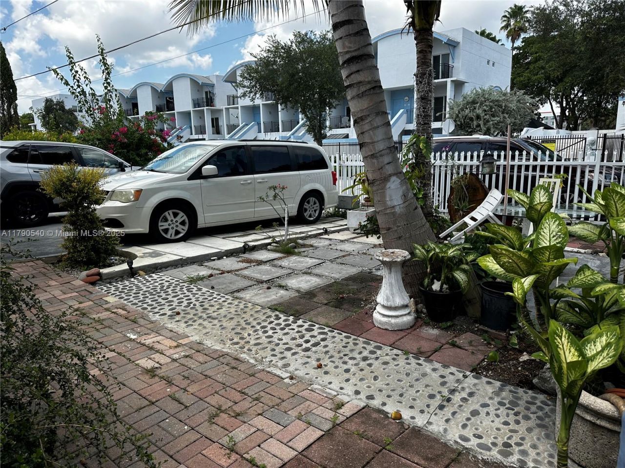 1446 NW 61st St, Miami, FL 33142 Photo