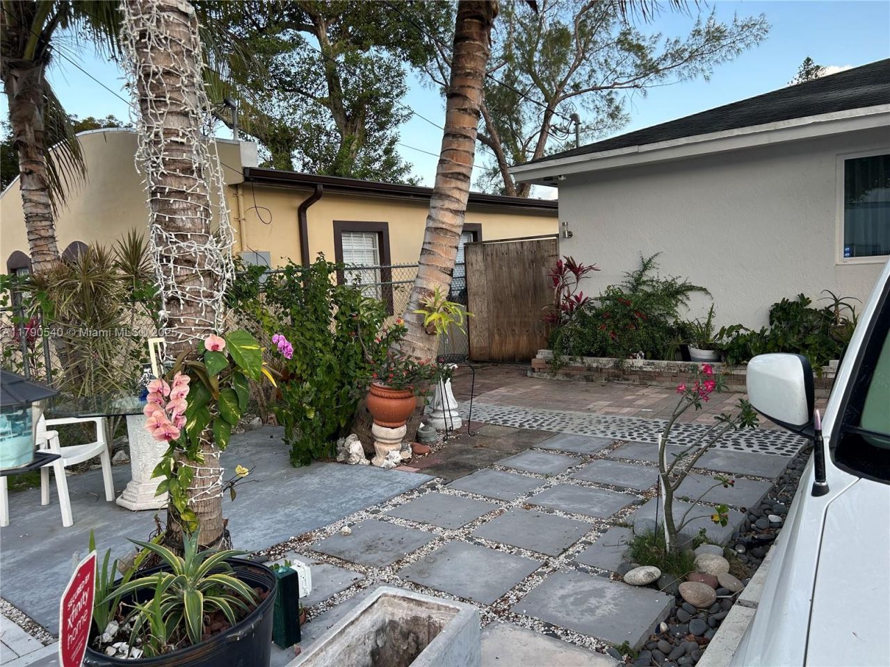 1446 NW 61st St, Miami, FL 33142 Photo