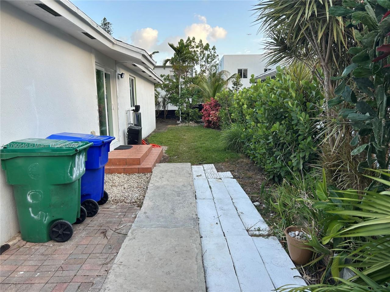 1446 NW 61st St, Miami, FL 33142 Photo