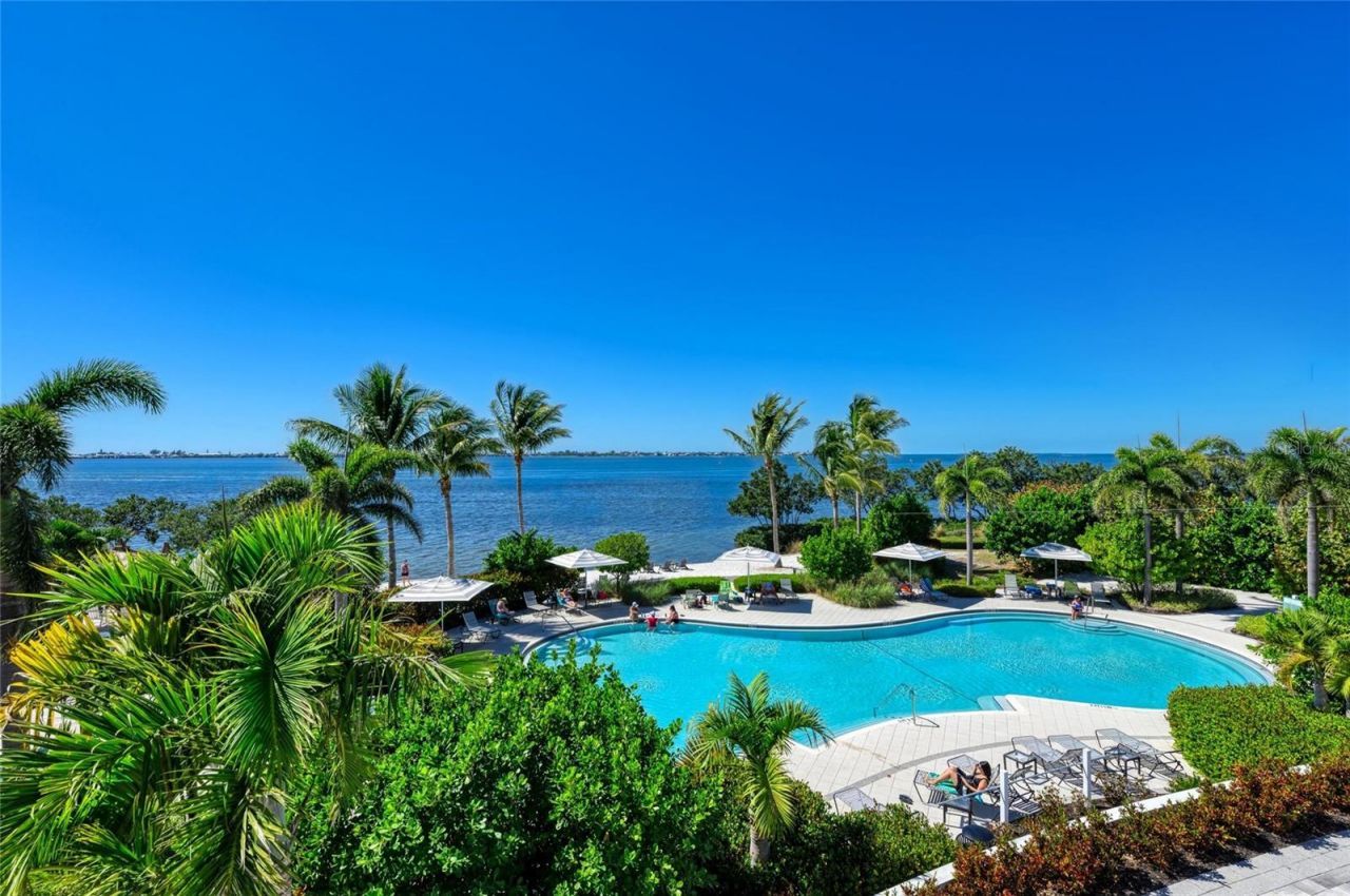 241 Sapphire Lake Drive, Unit 201, Bradenton, FL 34209 Photo