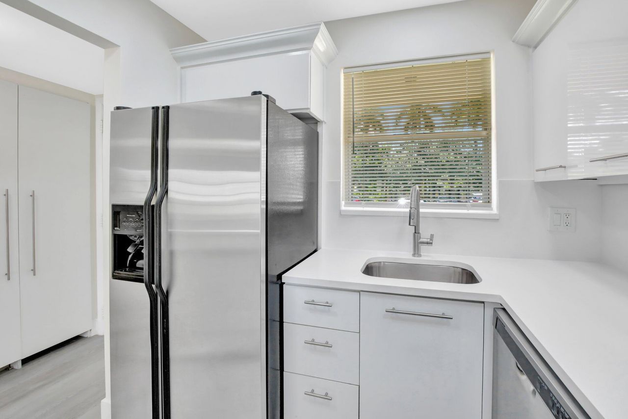 2750 Sunrise Lakes Drive W, Unit 108, Sunrise, FL 33322 Photo