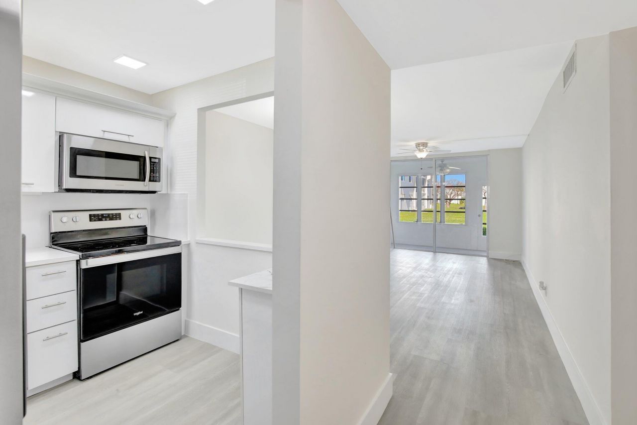 2750 Sunrise Lakes Drive W, Unit 108, Sunrise, FL 33322 Photo