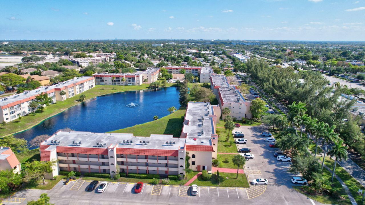 2750 Sunrise Lakes Drive W, Unit 108, Sunrise, FL 33322 Photo