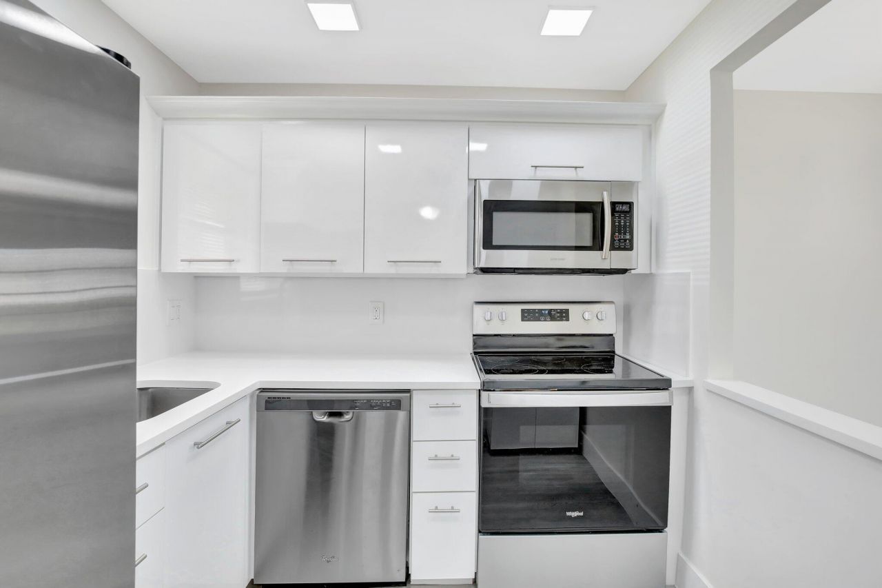 2750 Sunrise Lakes Drive W, Unit 108, Sunrise, FL 33322 Photo