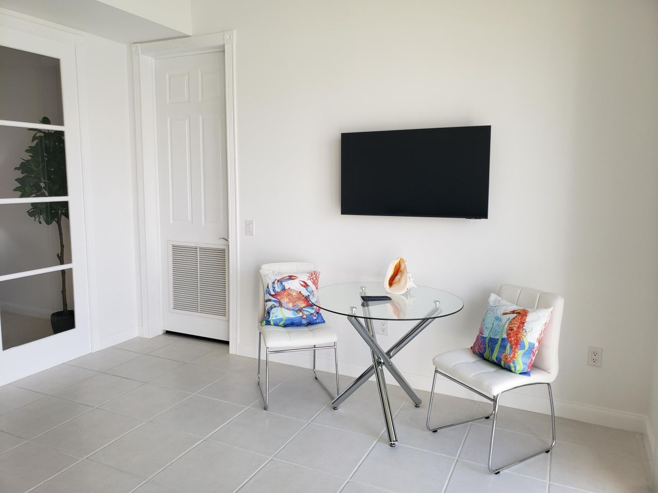 10 Harbour Isle Drive E, Unit 204, Fort Pierce, FL 34949 Photo