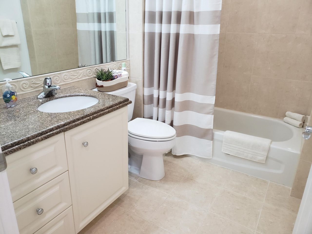 10 Harbour Isle Drive E, Unit 204, Fort Pierce, FL 34949 Photo